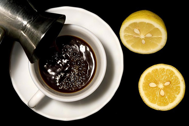 Чистка кофеварки лимоном