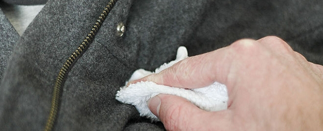 Как почистить драповое пальто: 7 строгих правил